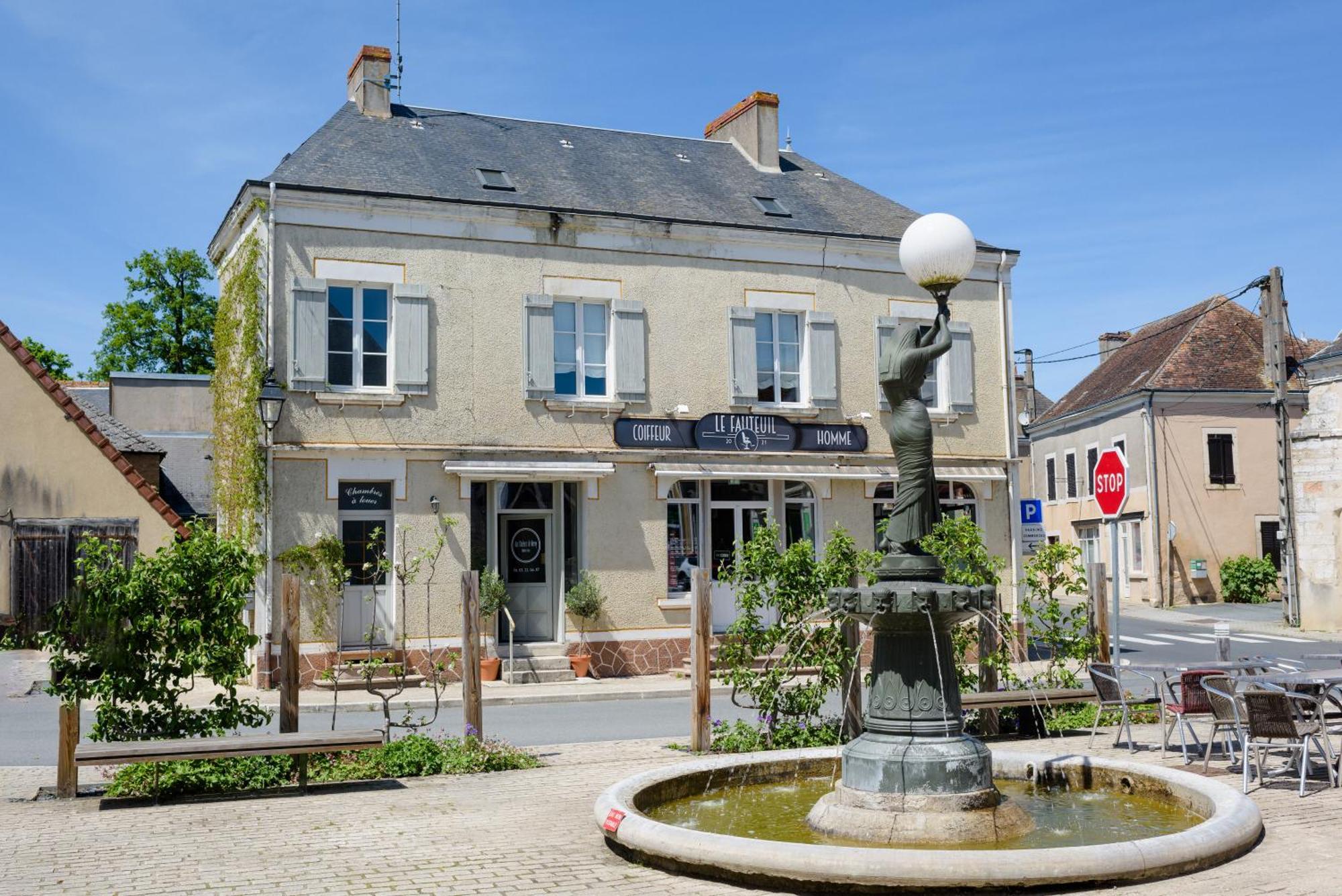 Aux Couleurs De Neuvy Hotell Eksteriør bilde