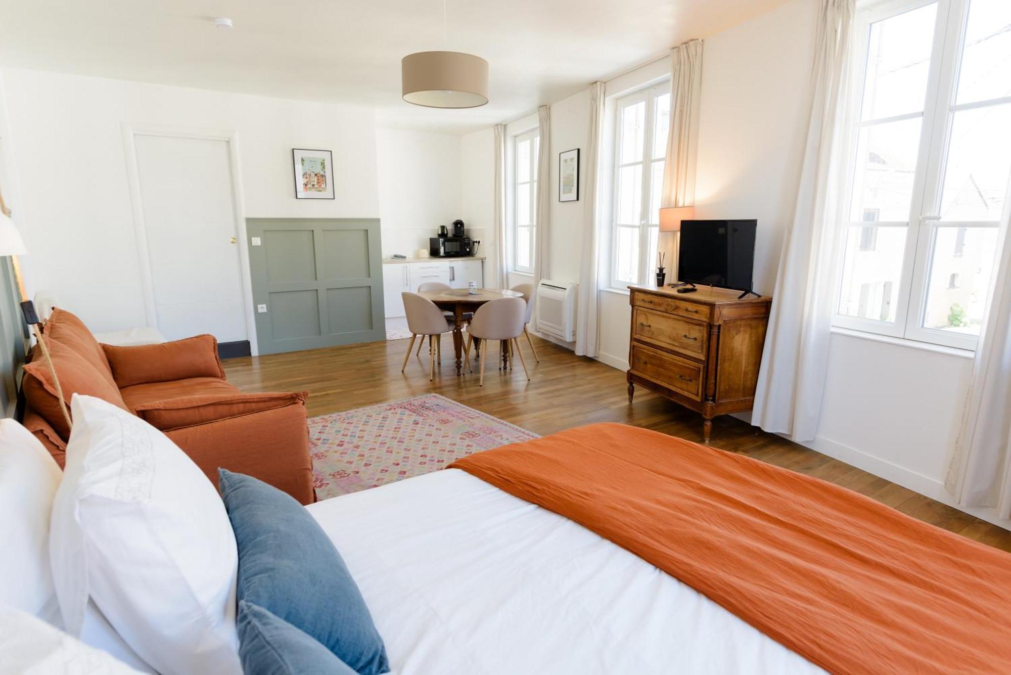 Aux Couleurs De Neuvy Hotell Eksteriør bilde