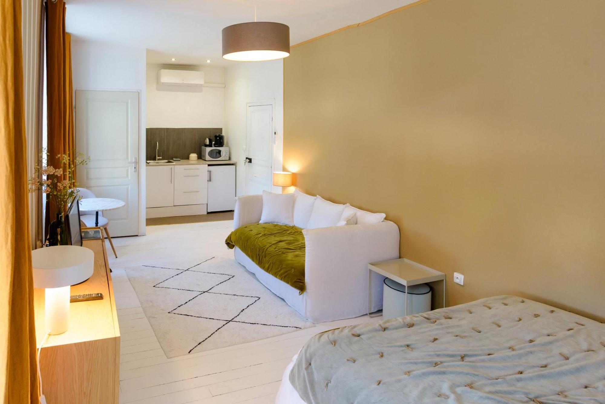 Aux Couleurs De Neuvy Hotell Eksteriør bilde